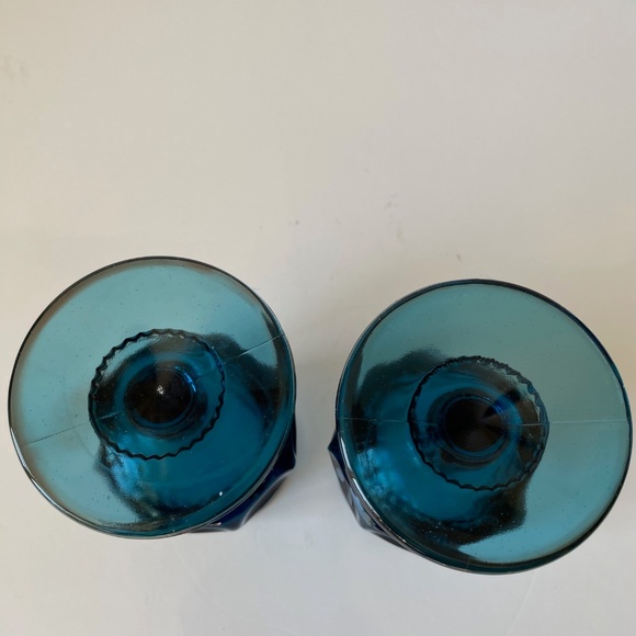 Two Wine Goblets by Indiana Glass Thumbprint King's Crown Cobalt Blue Vintage - Picture 5 of 6